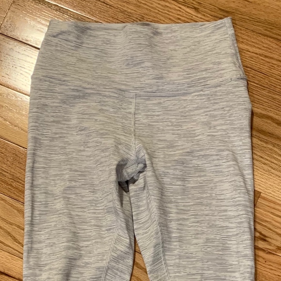 lululemon athletica Pants - Lululemon wunder under leggings, size 6